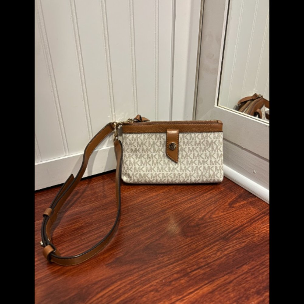 Michael Kors White & Brown Shoulder Bag